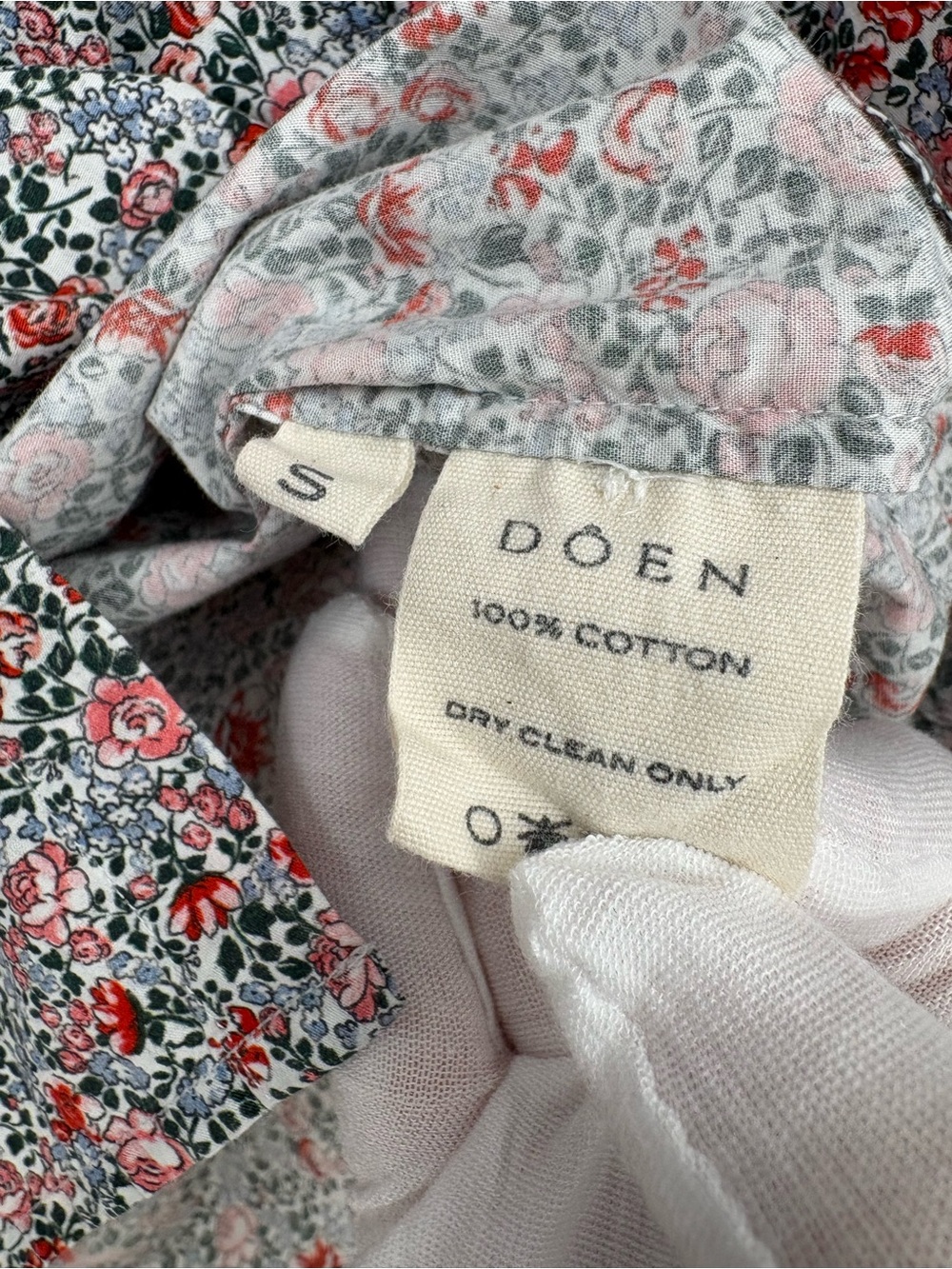 DÔEN Swan Top Size Small in White Petit Jardin Floral Cotton Button Down Shirt - Picture 15 of 16